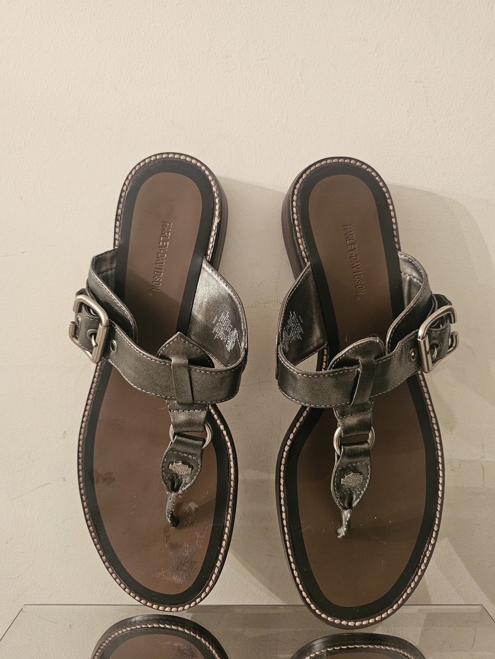 Harley-Davidson Metallic Gunmetal Buckle Thong Sandals - Brown Footbed
